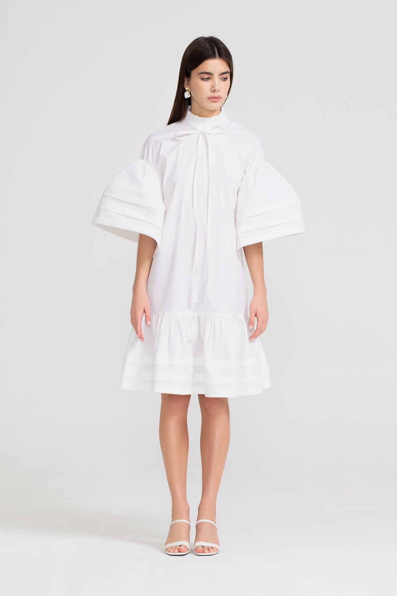 Bellflower dress in white – ASYMÉTRIE