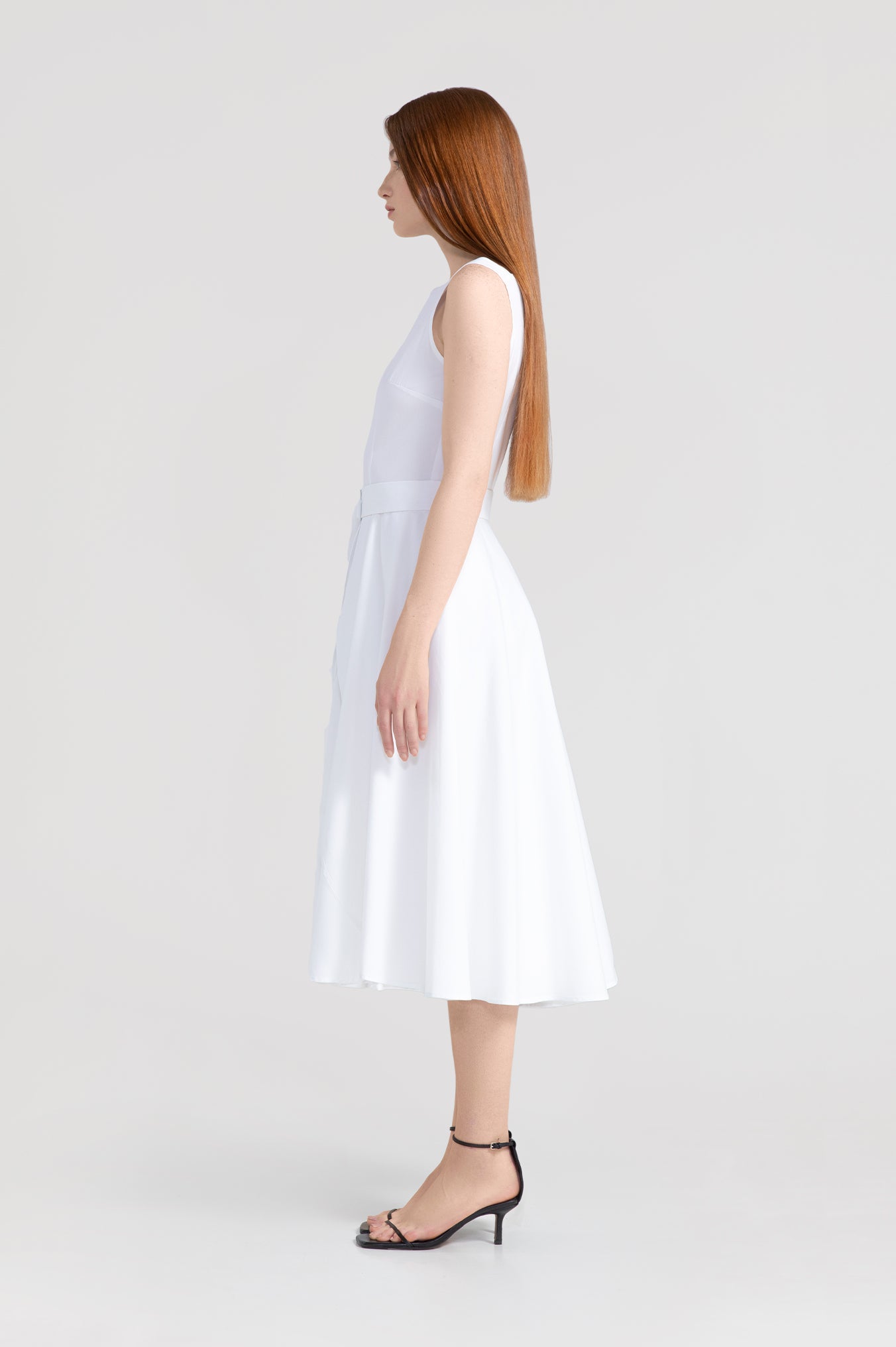 Rose dress in white
