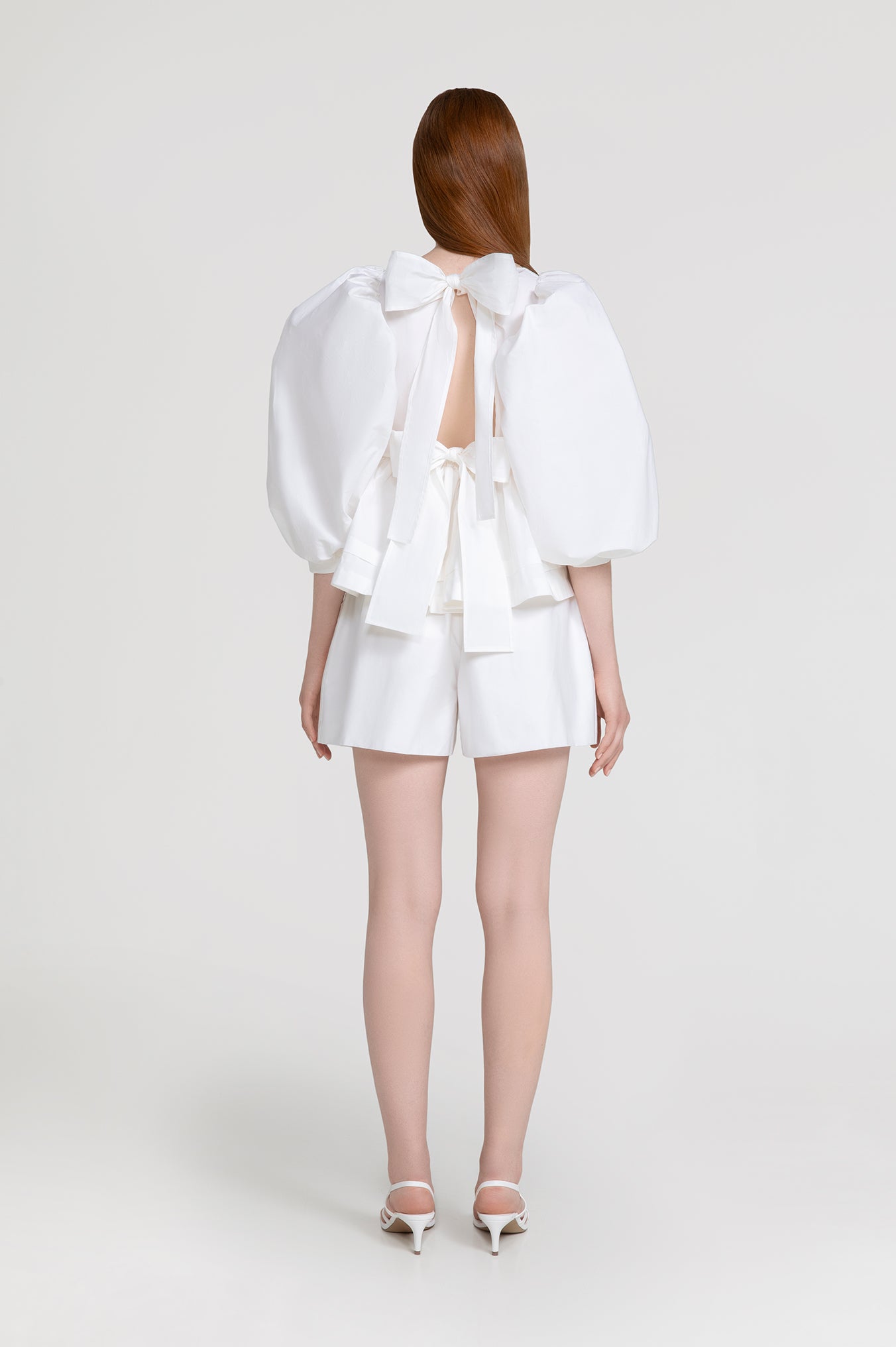 Lily Blouse in white – ASYMÉTRIE