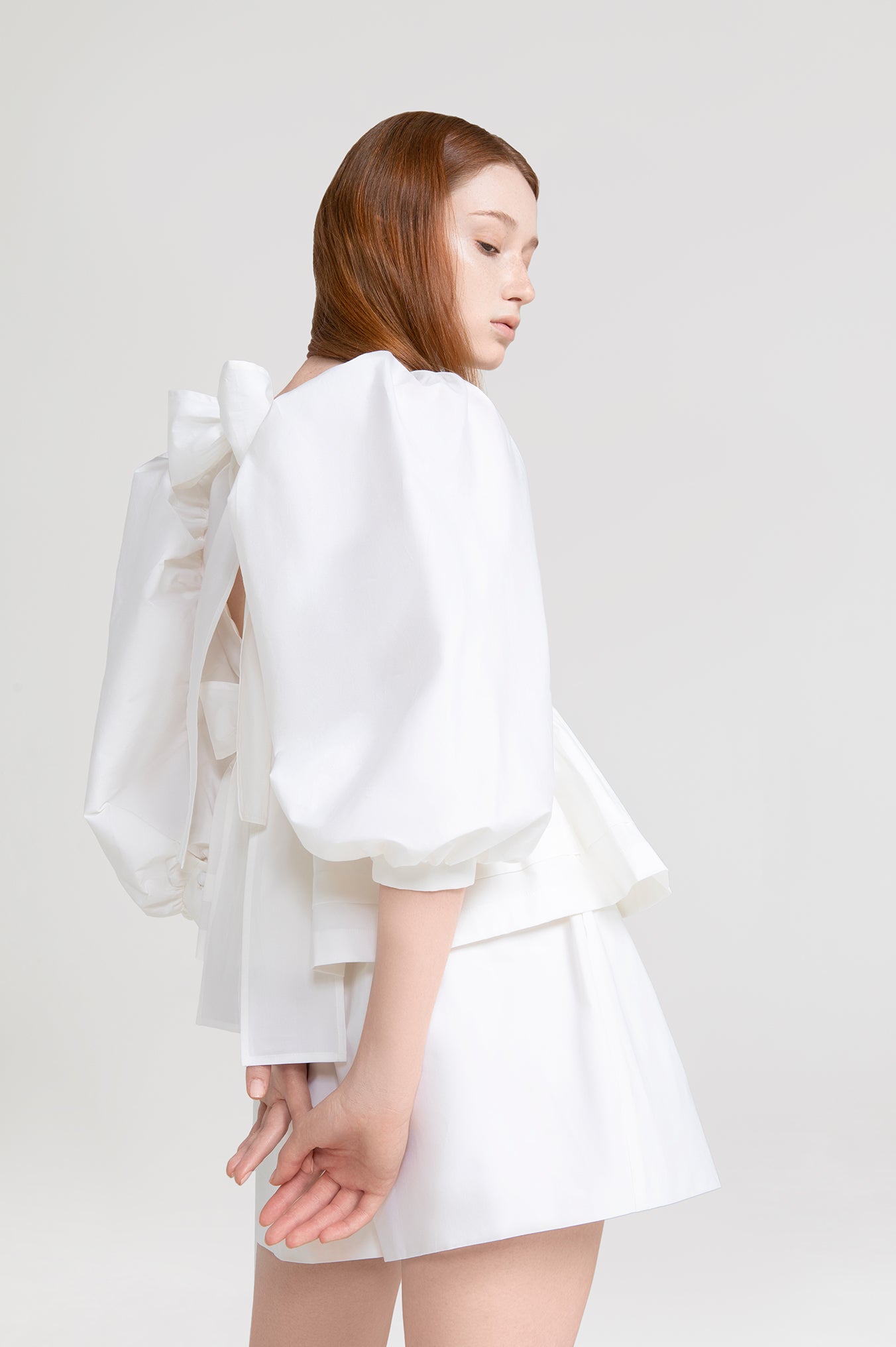 Lily Blouse in white – ASYMÉTRIE