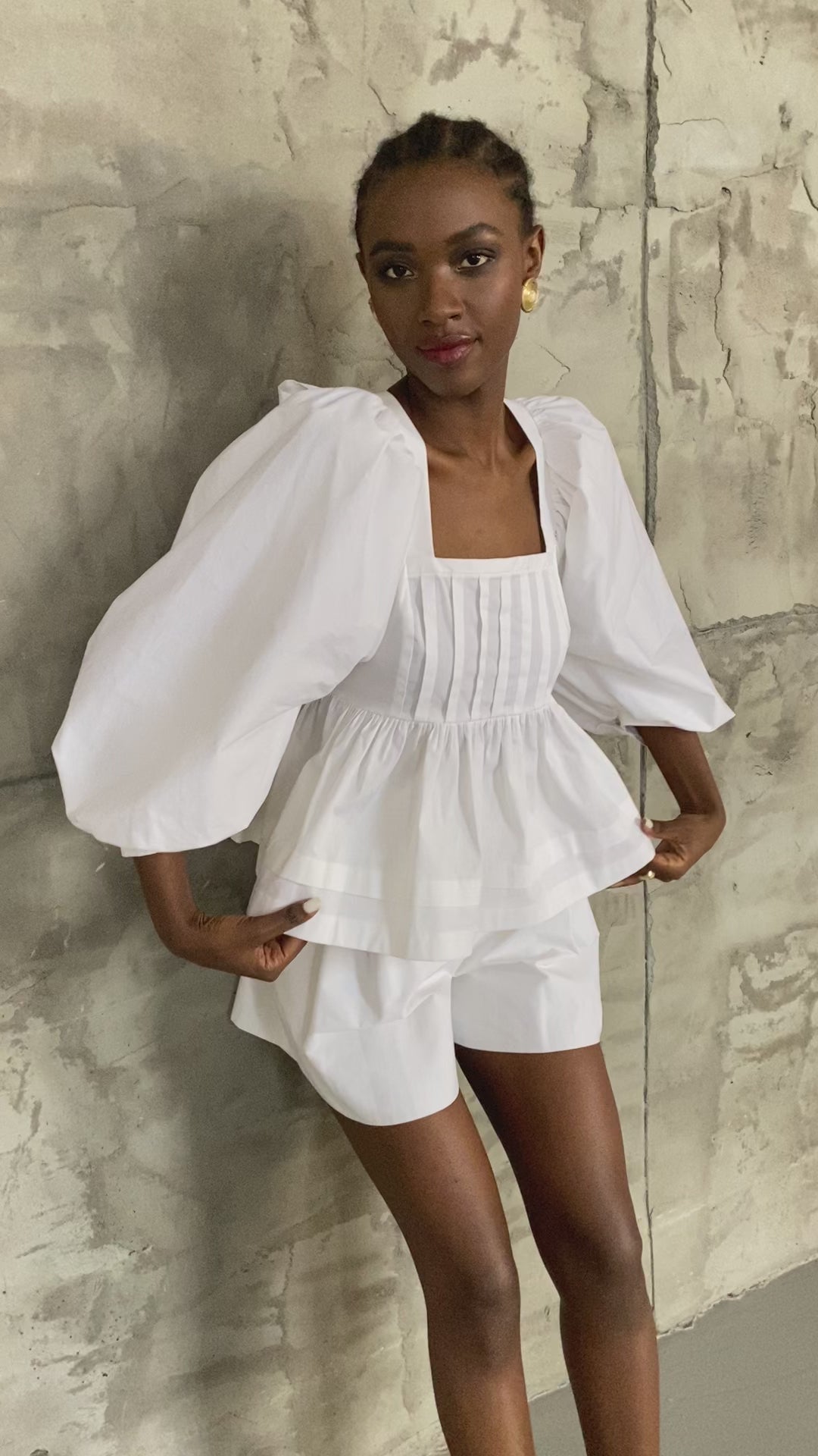 【完売】GLOWNY LILY PUFF BLOUSE TOP WHITE Lily Blouse in white – ASYMÉTRIE